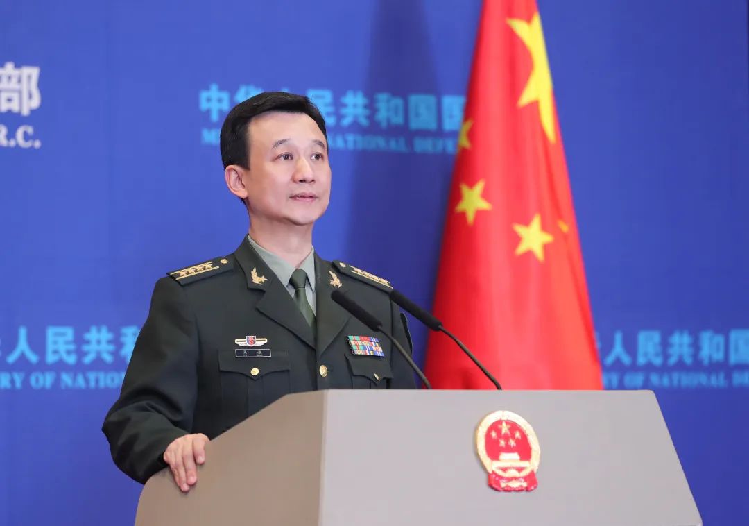 国防部回应菲勾结域外国家巡航南海，维护和平与稳定的坚定立场
